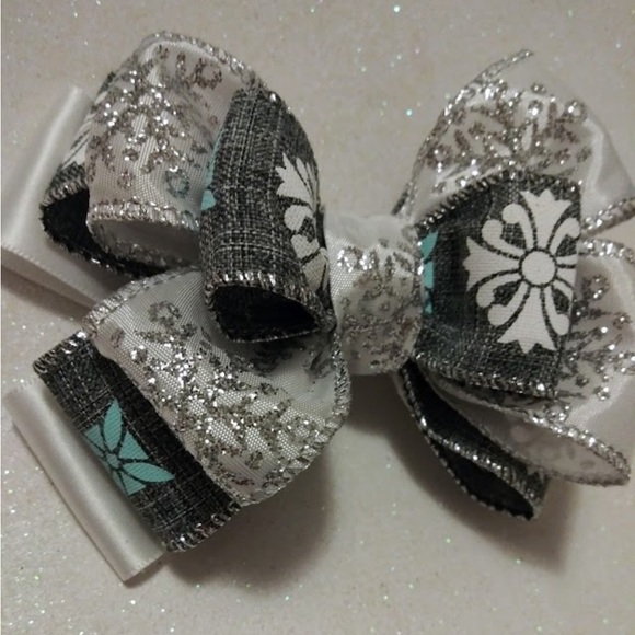 Little Miss Boutique Fantabulous Bows , Makes Bows, headbands, clips and tutus - Picture 14 of 15